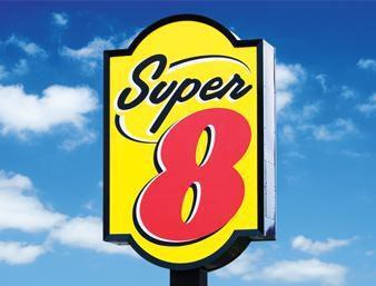 Super 8 By Wyndham Smoky Lake Экстерьер фото