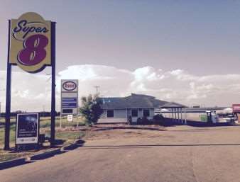 Super 8 By Wyndham Smoky Lake Экстерьер фото
